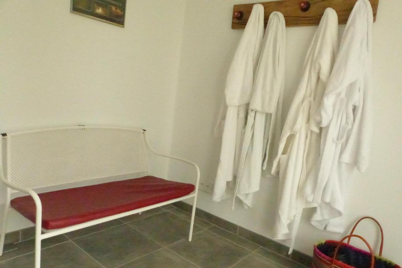 Saint-Fort-sur-Gironde L'Alambic De L'Estuaire Bed & Breakfast エクステリア 写真