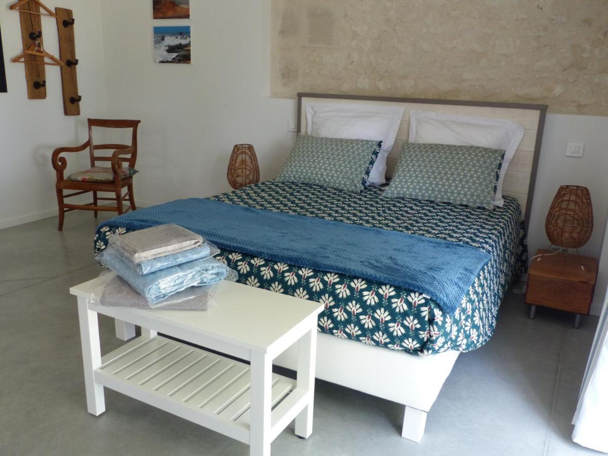 Saint-Fort-sur-Gironde L'Alambic De L'Estuaire Bed & Breakfast エクステリア 写真